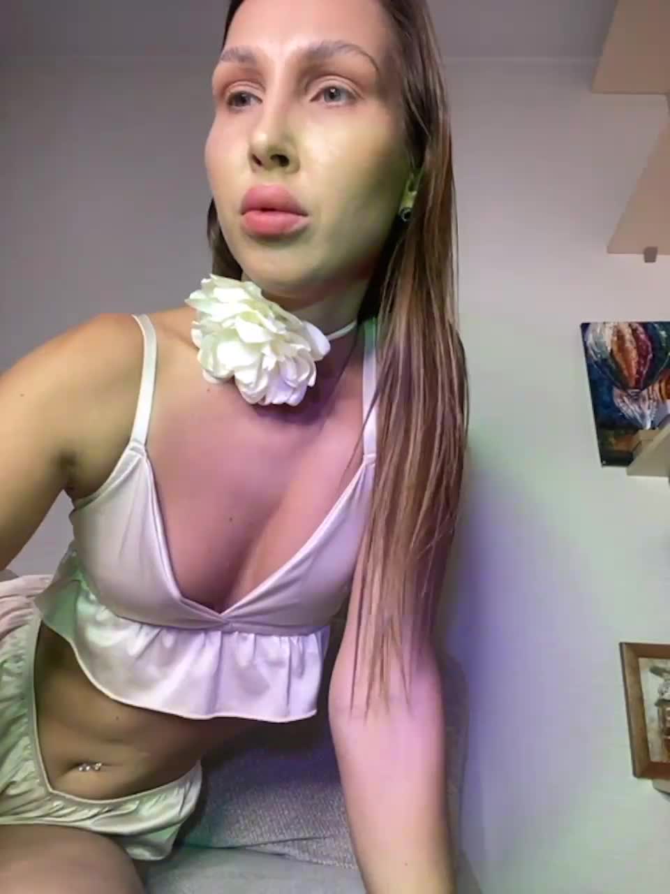 View or download file hothoneybabe on 2023-12-22 from bongacams