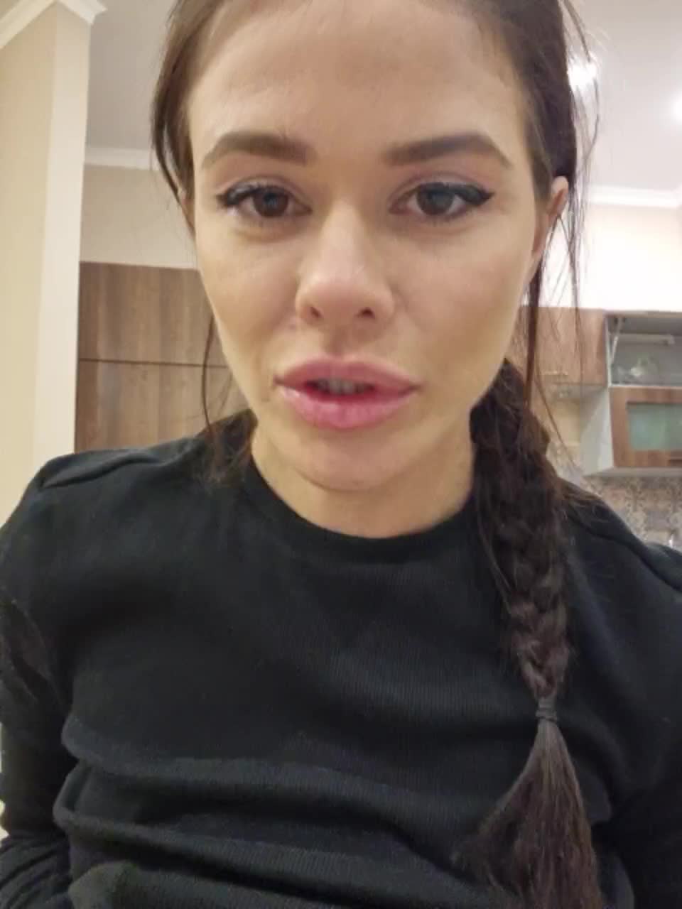 View or download file vikki100500 on 2023-12-24 from bongacams