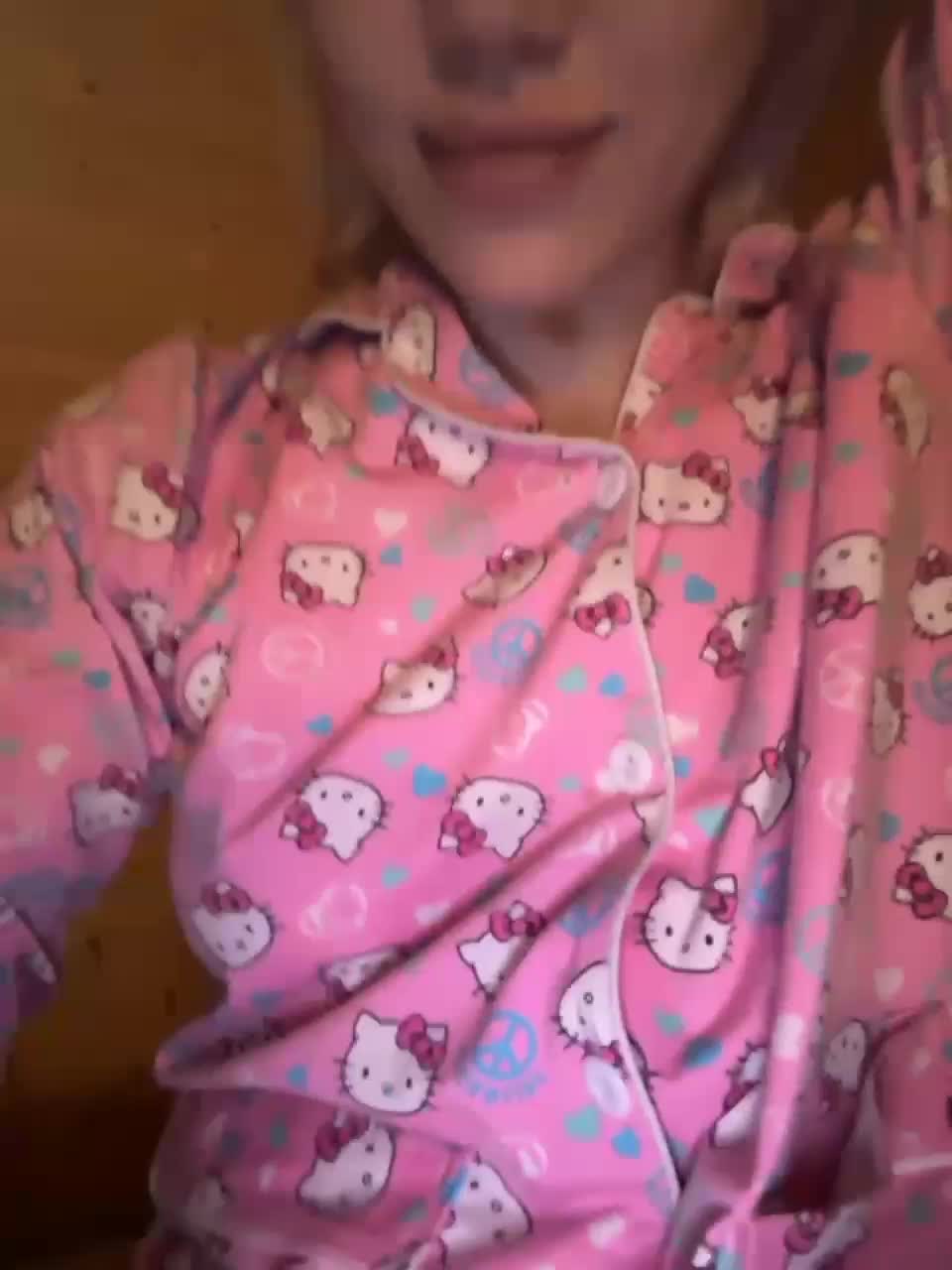 View or download file angelll3 on 2023-12-25 from bongacams