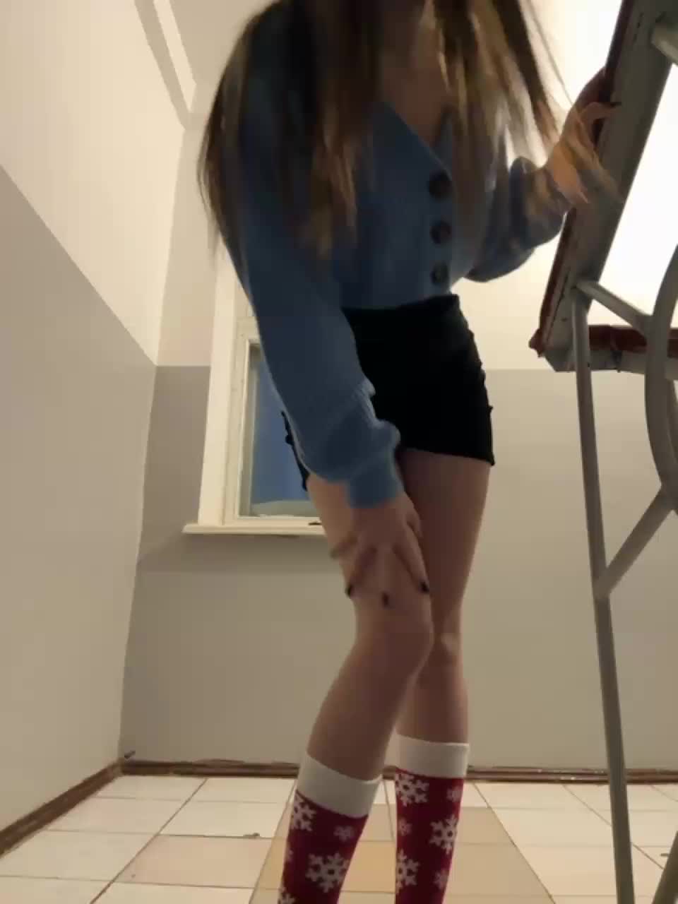 View or download file alliina_leee on 2023-12-27 from bongacams