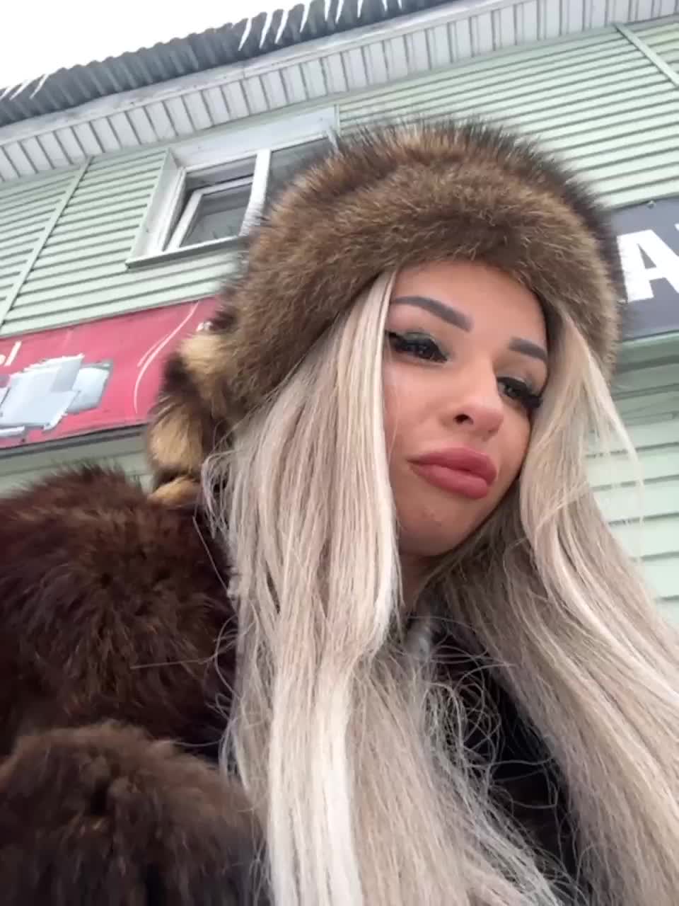 View or download file goldpussy69 on 2023-12-27 from bongacams