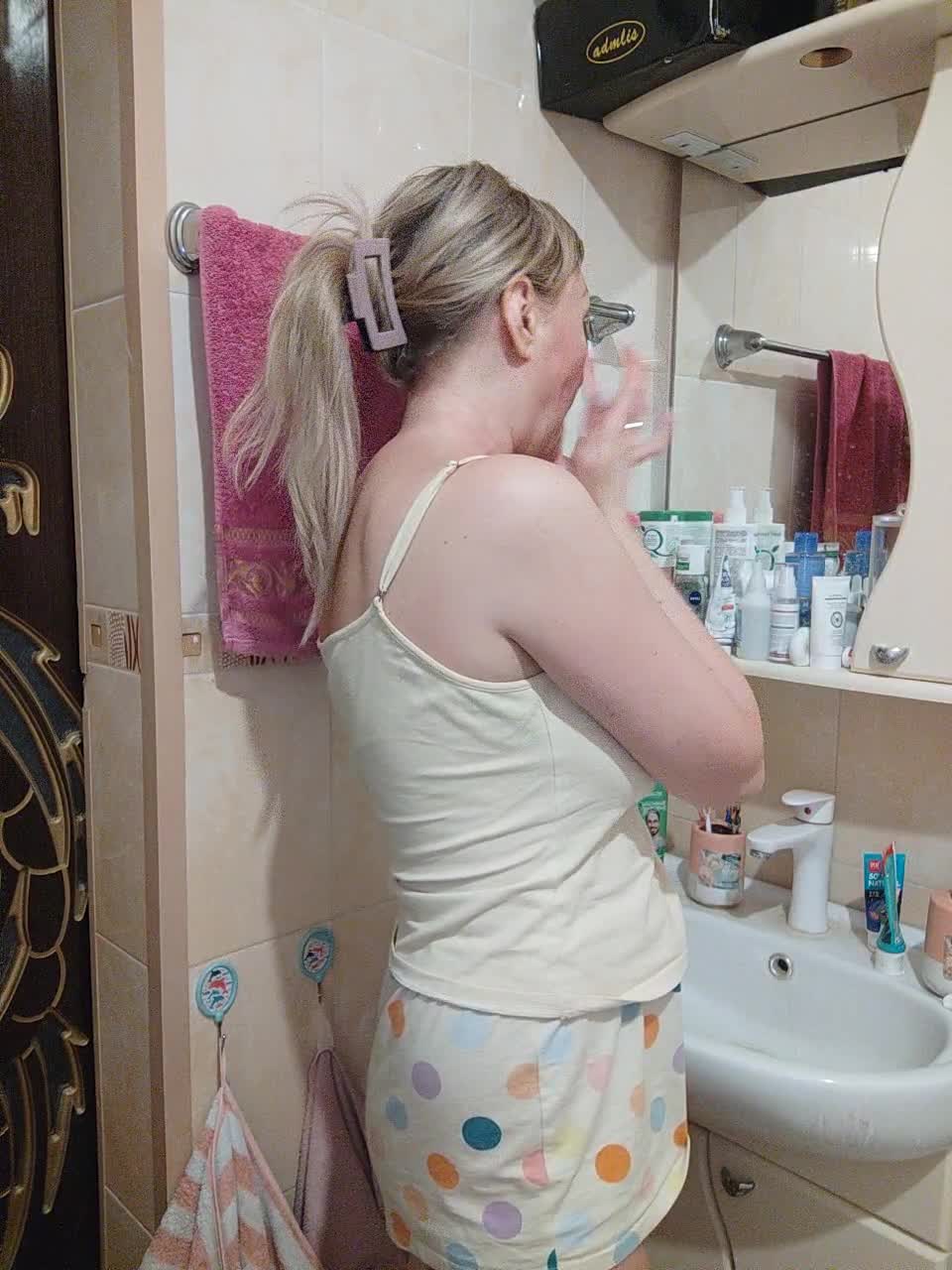 View or download file terrirose on 2023-12-27 from bongacams