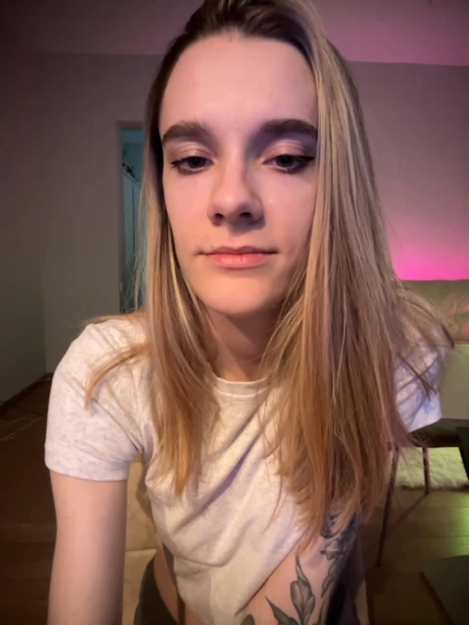 View or download file damkiky on 2023-12-28 from bongacams