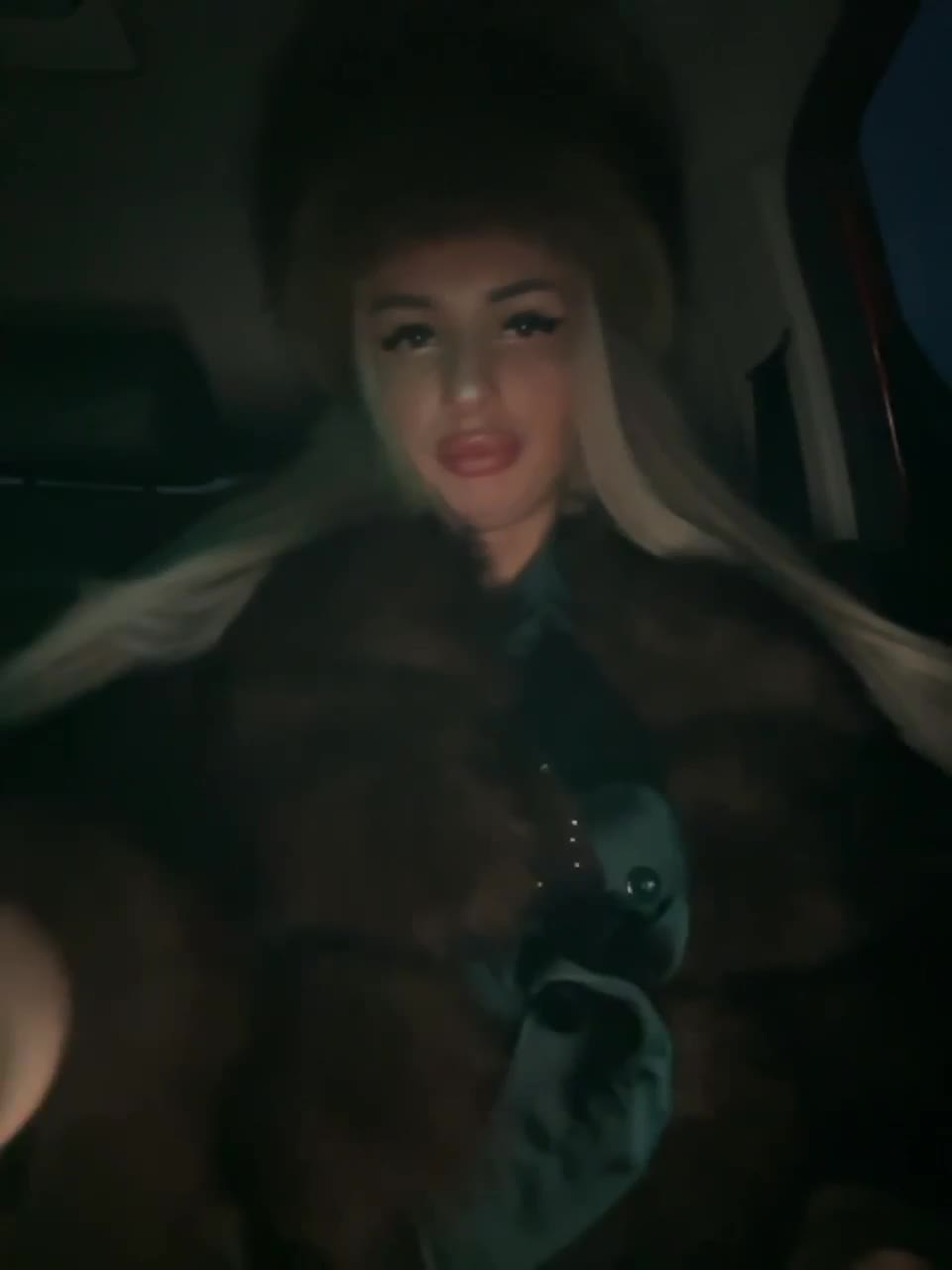 View or download file goldpussy69 on 2023-12-28 from bongacams