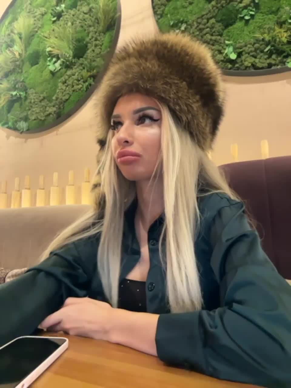 View or download file goldpussy69 on 2023-12-28 from bongacams