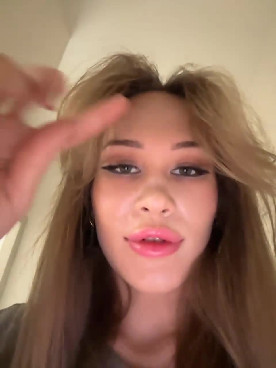 View or download file imemiliya on 2023-12-29 from bongacams