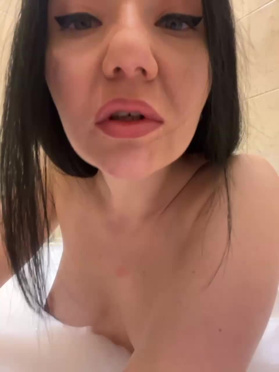 View or download file lilcatt on 2024-01-05 from bongacams