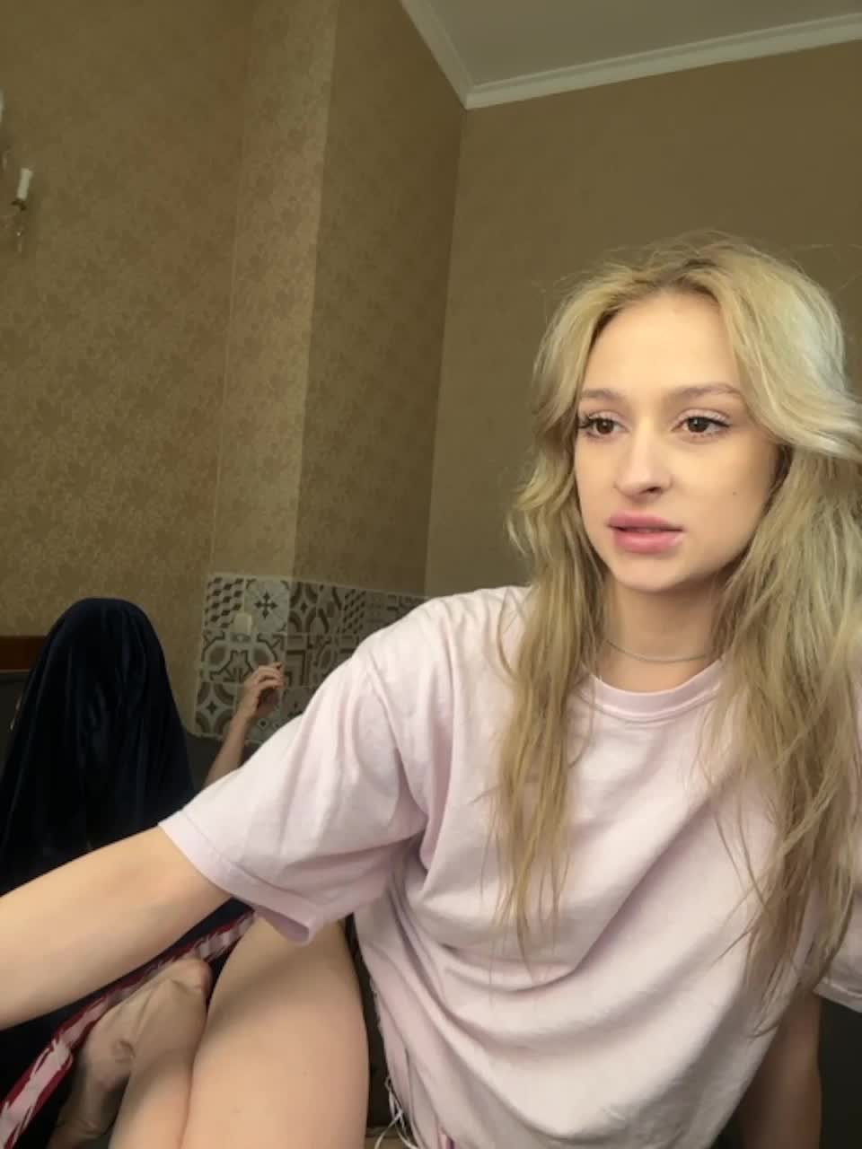 View or download file carolinareaper on 2024-01-10 from bongacams