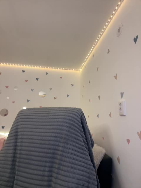 View or download file mialiahot on 2024-09-18 from bongacams