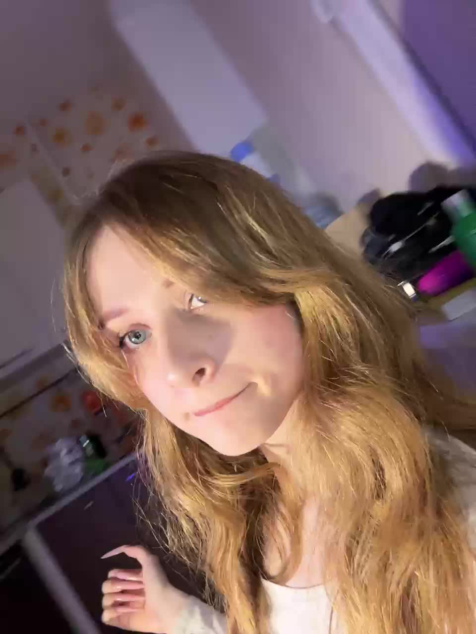 View or download file mnepohuyy on 2024-09-20 from bongacams