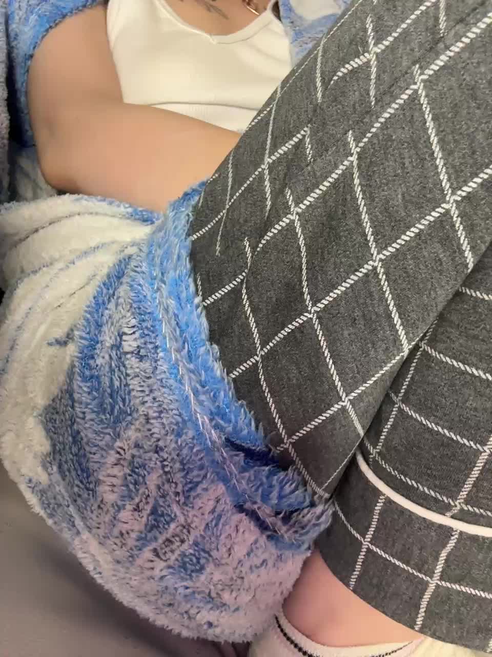 View or download file emmagoodgirl on 2024-09-21 from bongacams