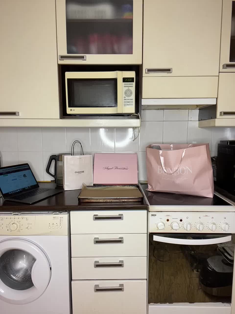 View or download file glammodelhoney on 2024-09-22 from bongacams