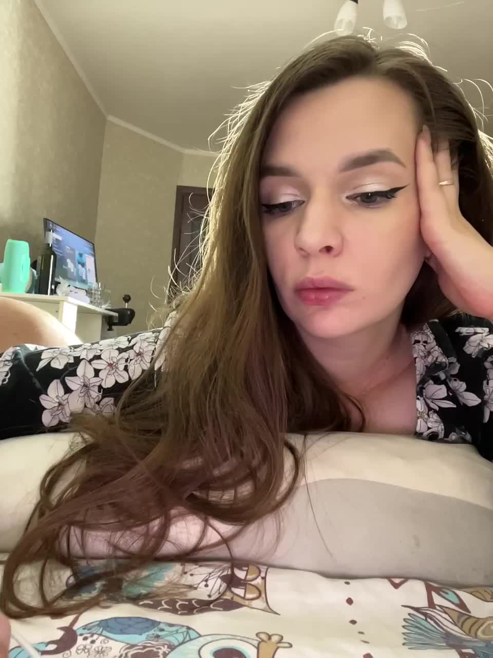 View or download file hellmor on 2024-09-22 from bongacams