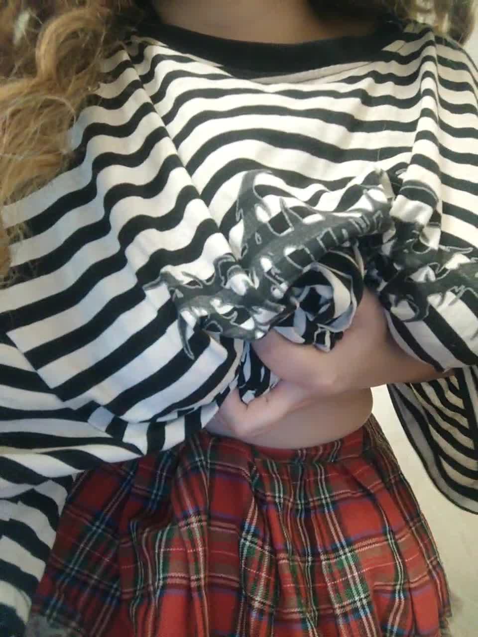 View or download file littledelora on 2024-09-22 from bongacams