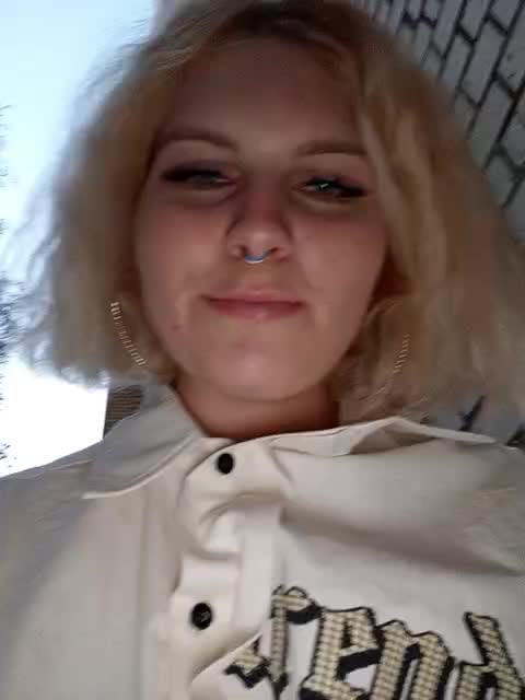 View or download file marie_outdoor on 2024-09-22 from bongacams