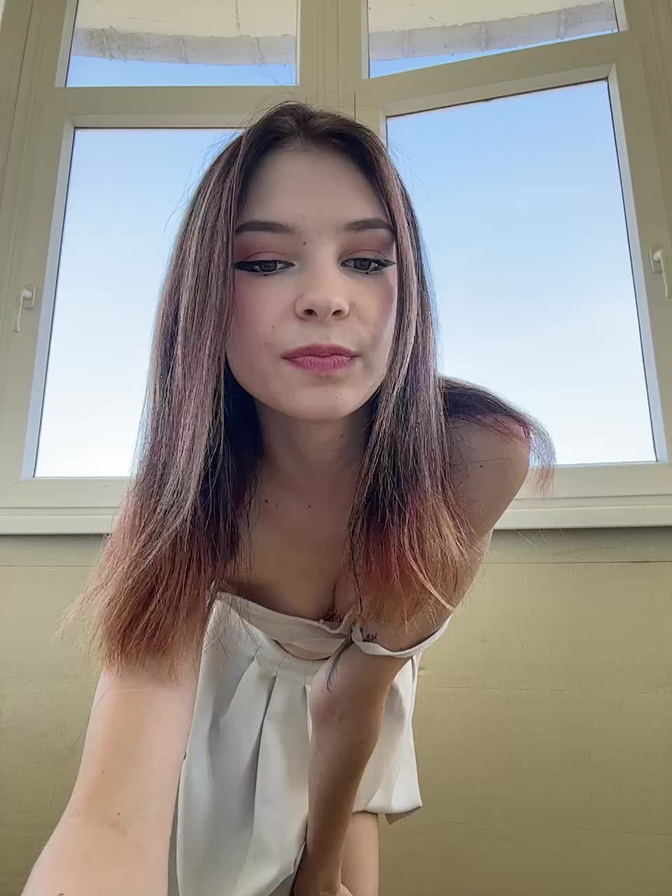 View or download file valeriaperon on 2024-10-01 from bongacams