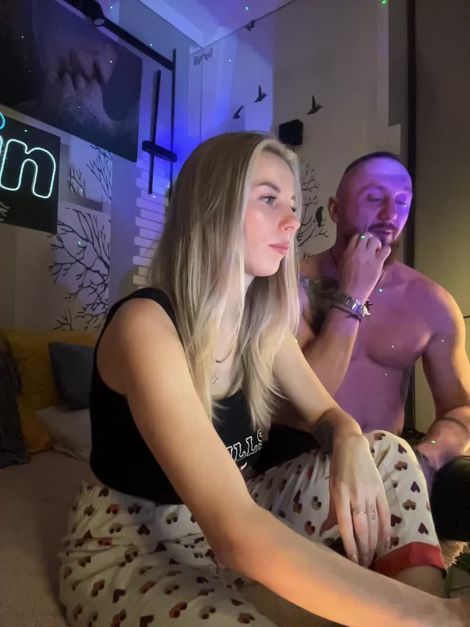 View or download file vik1one1 on 2024-10-01 from bongacams