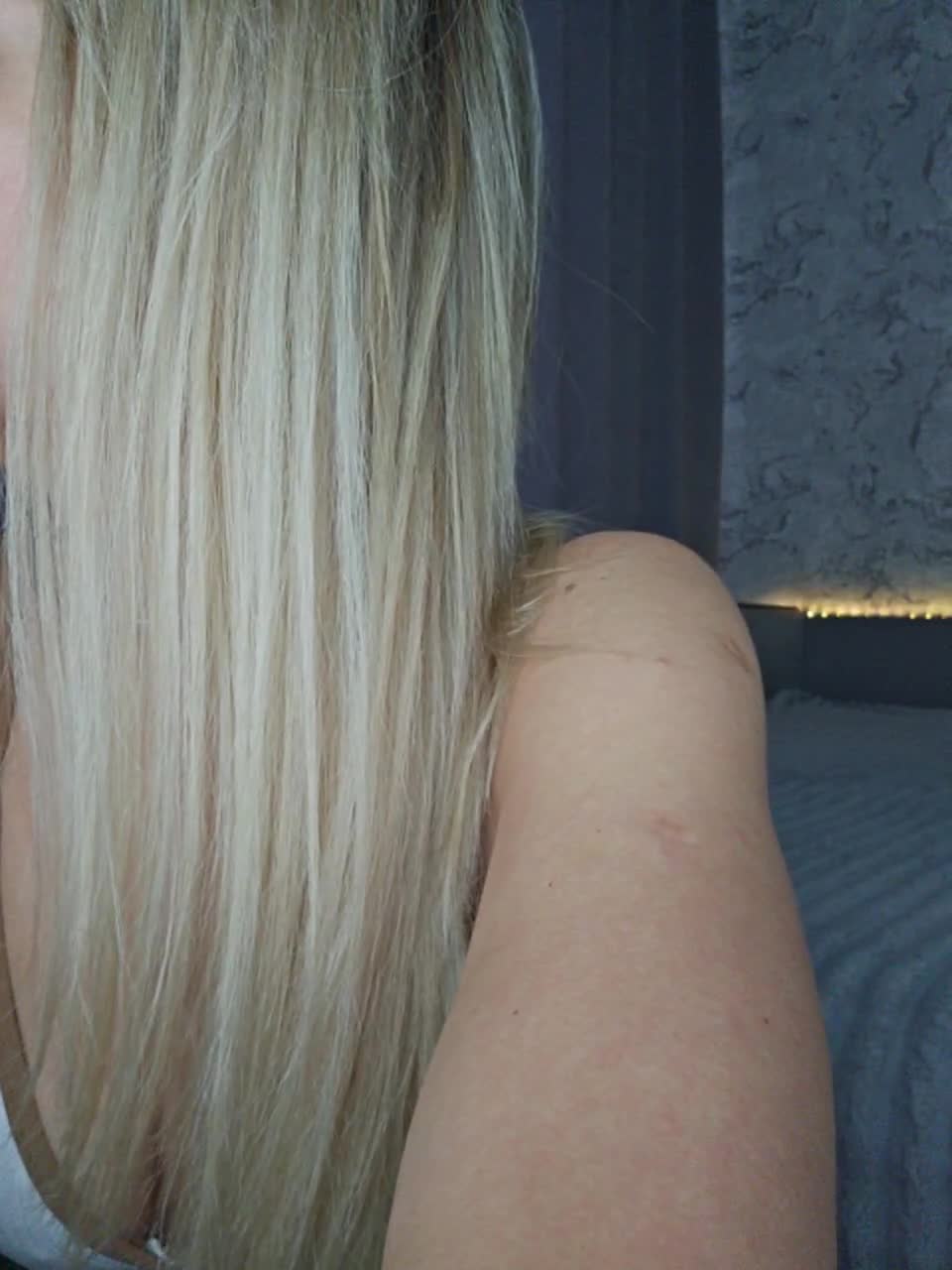 View or download file charlizetheron on 2024-10-04 from bongacams