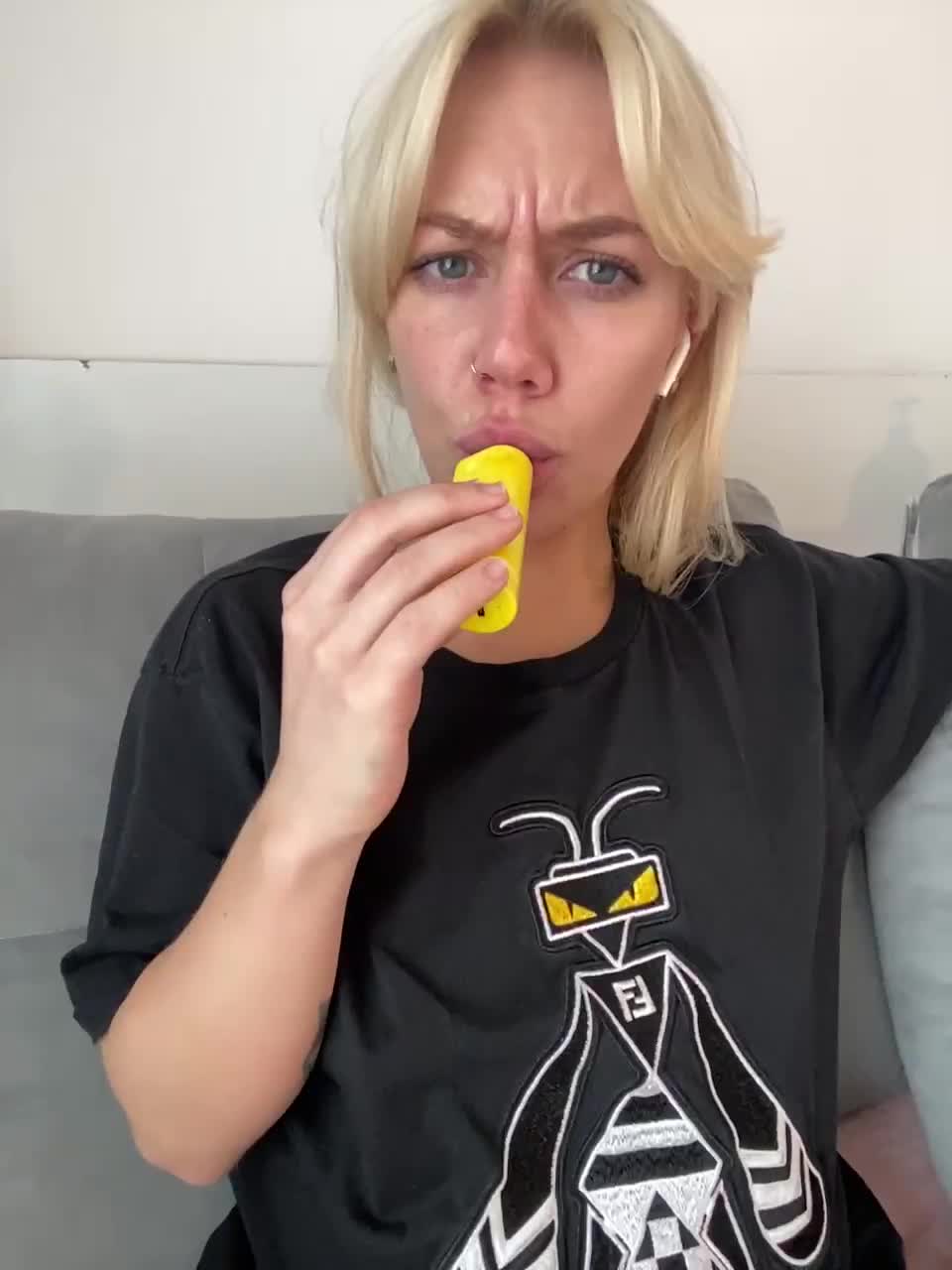 View or download file larivaisss on 2024-10-04 from bongacams