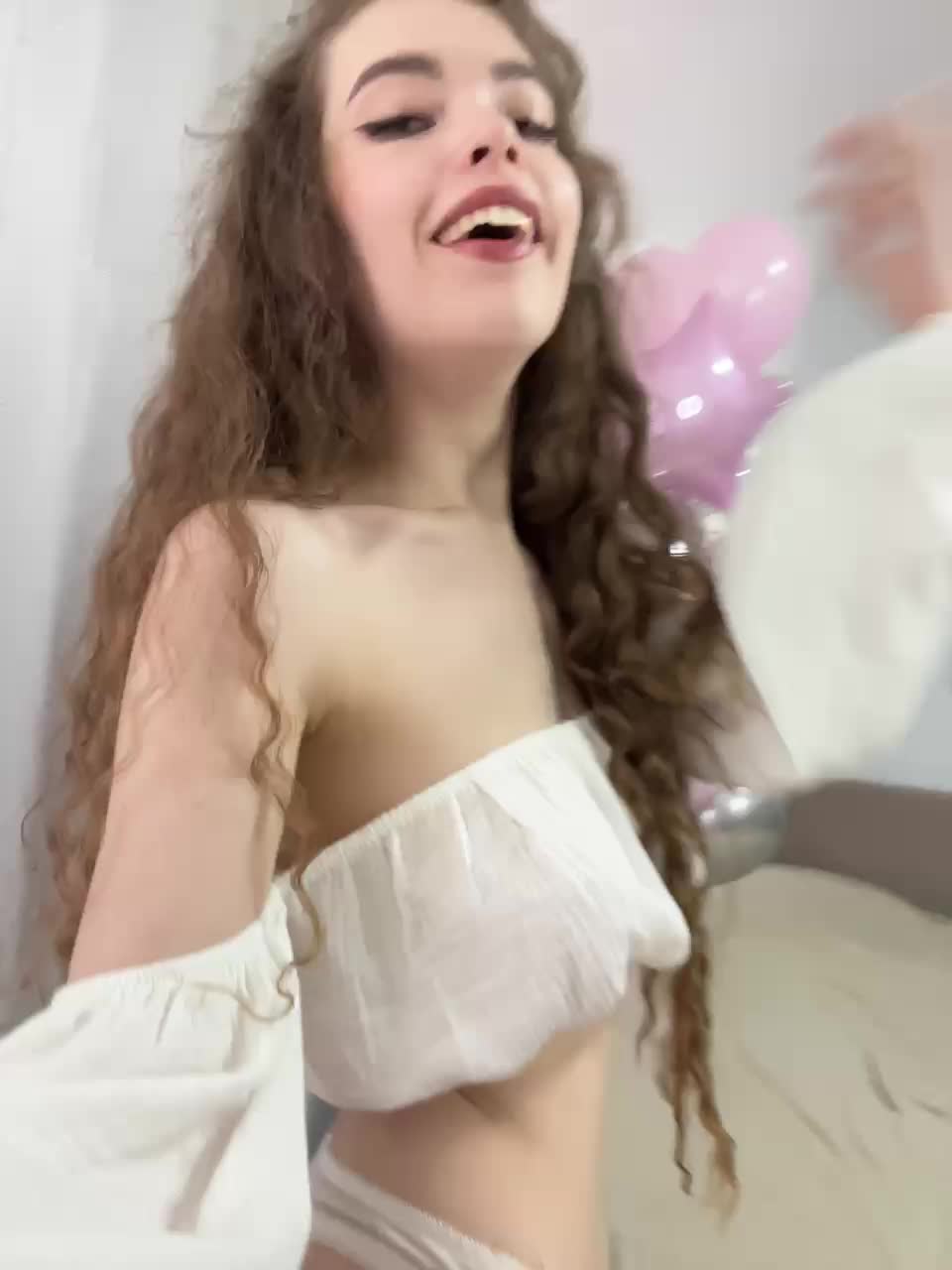 View or download file ladyemily on 2024-10-05 from bongacams