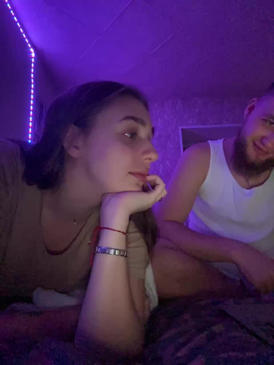 View or download file famylilove on 2024-10-06 from bongacams