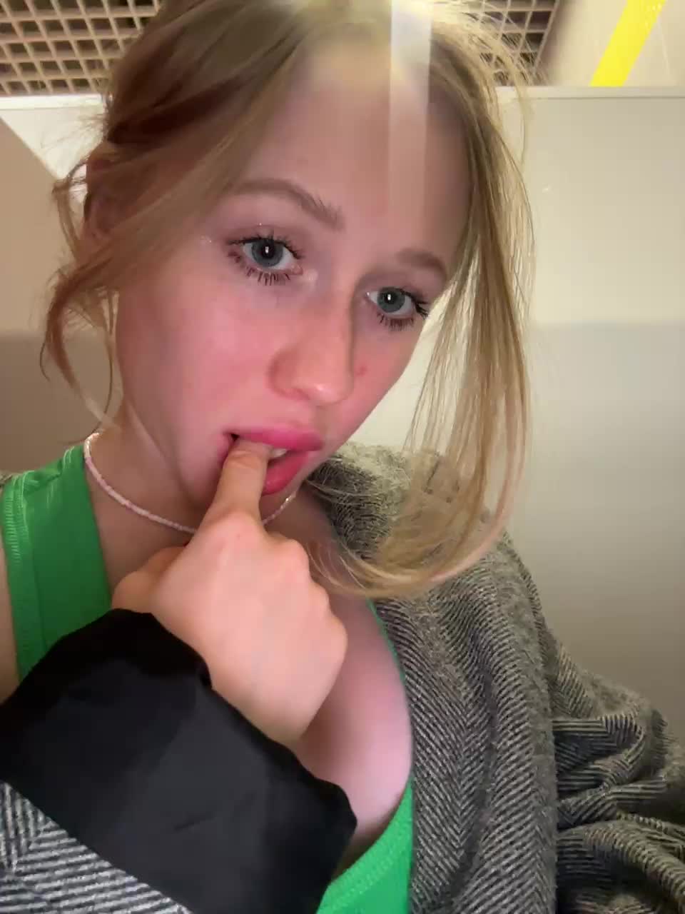 View or download file likachkaa on 2024-10-09 from bongacams