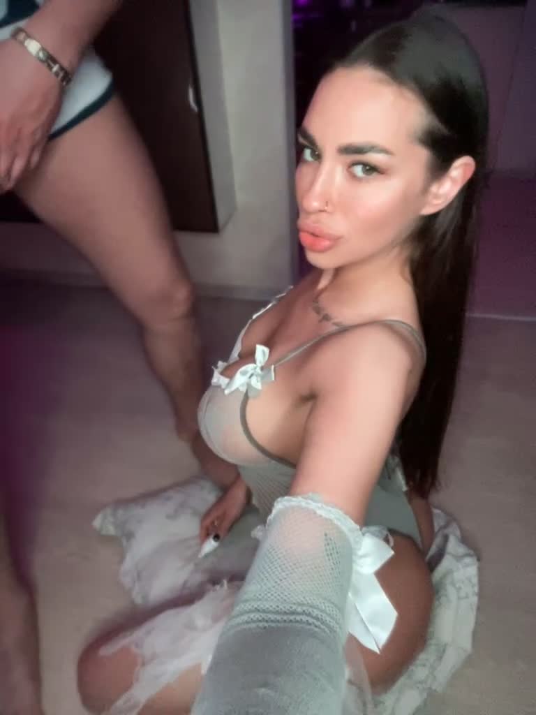 View or download file mirbezumia on 2024-10-10 from bongacams