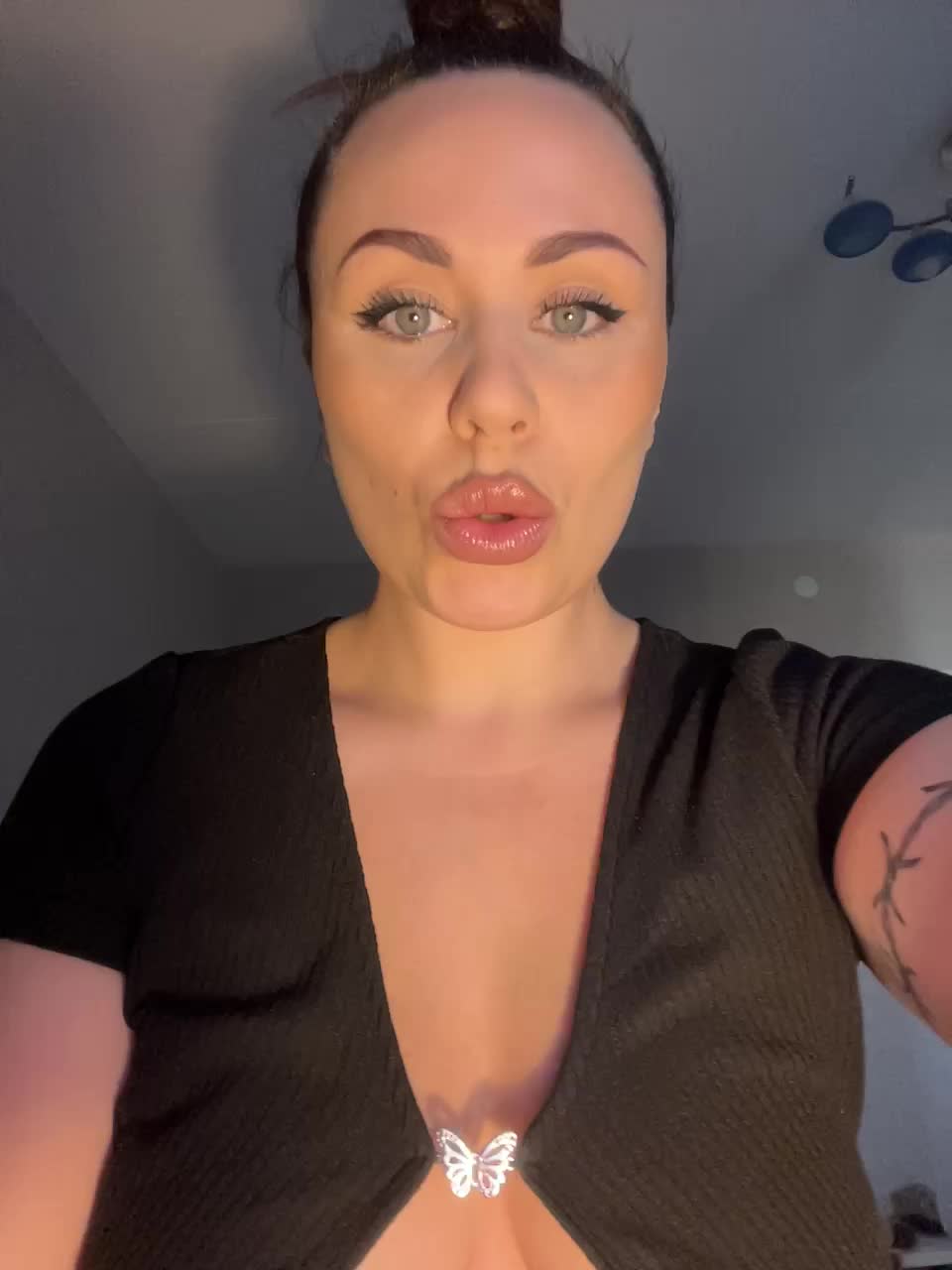 View or download file _hennessy_ on 2024-10-11 from bongacams