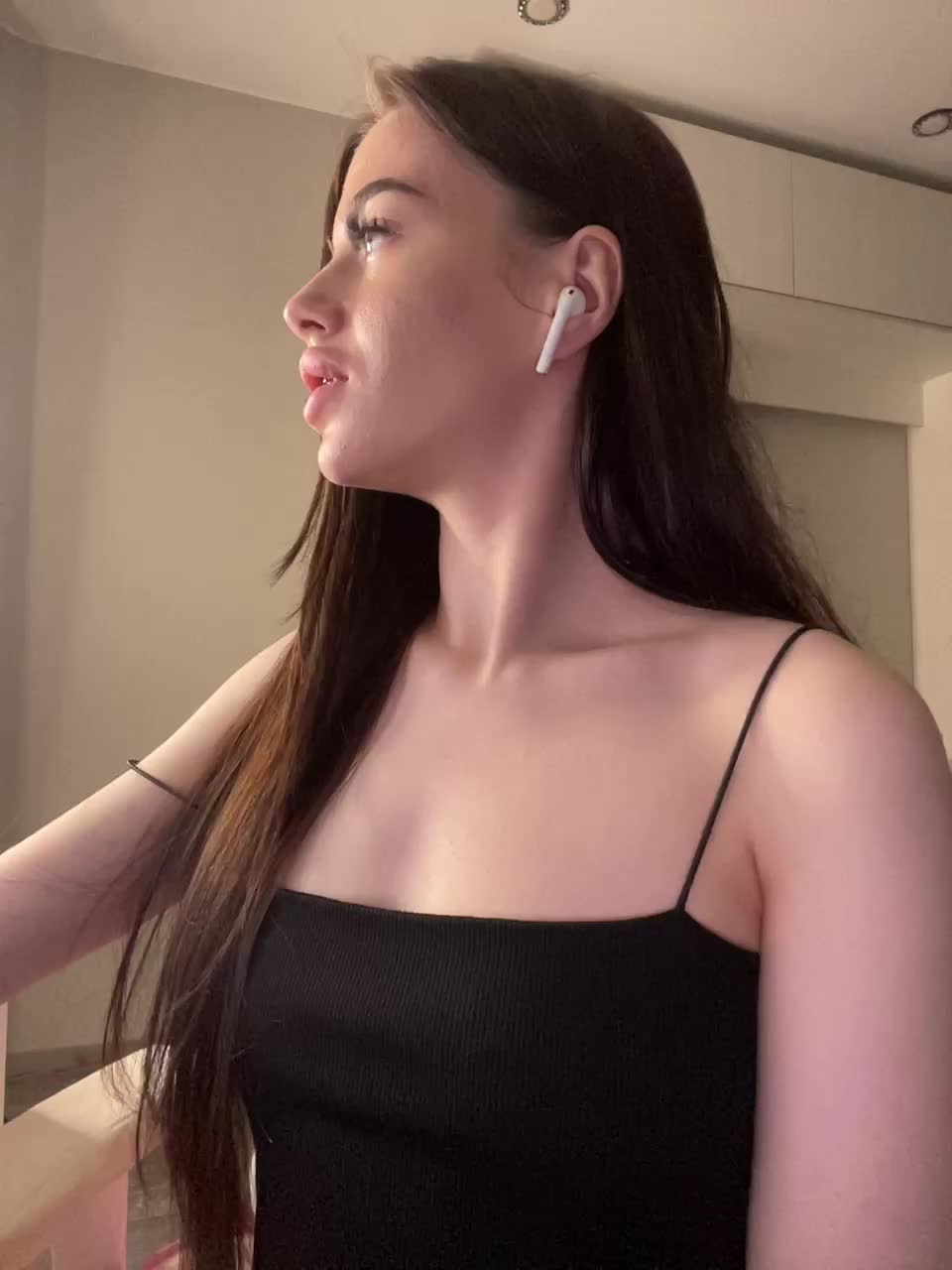 View or download file hotgirleva on 2024-10-11 from bongacams