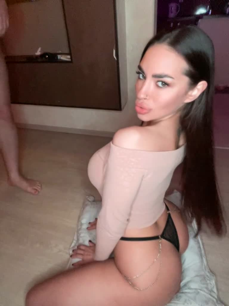 View or download file mirbezumia on 2024-10-11 from bongacams