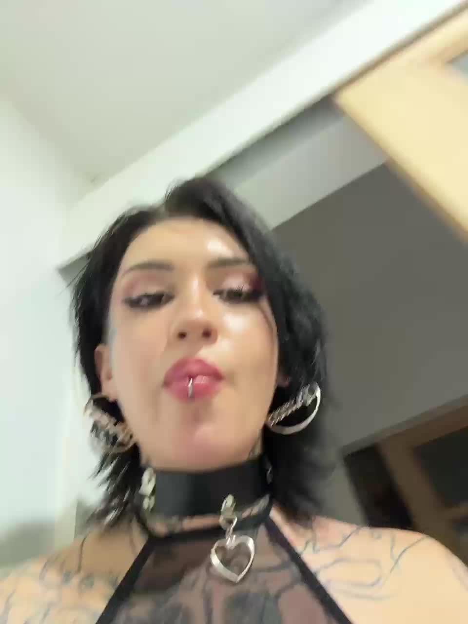 View or download file red_moon on 2024-10-11 from bongacams