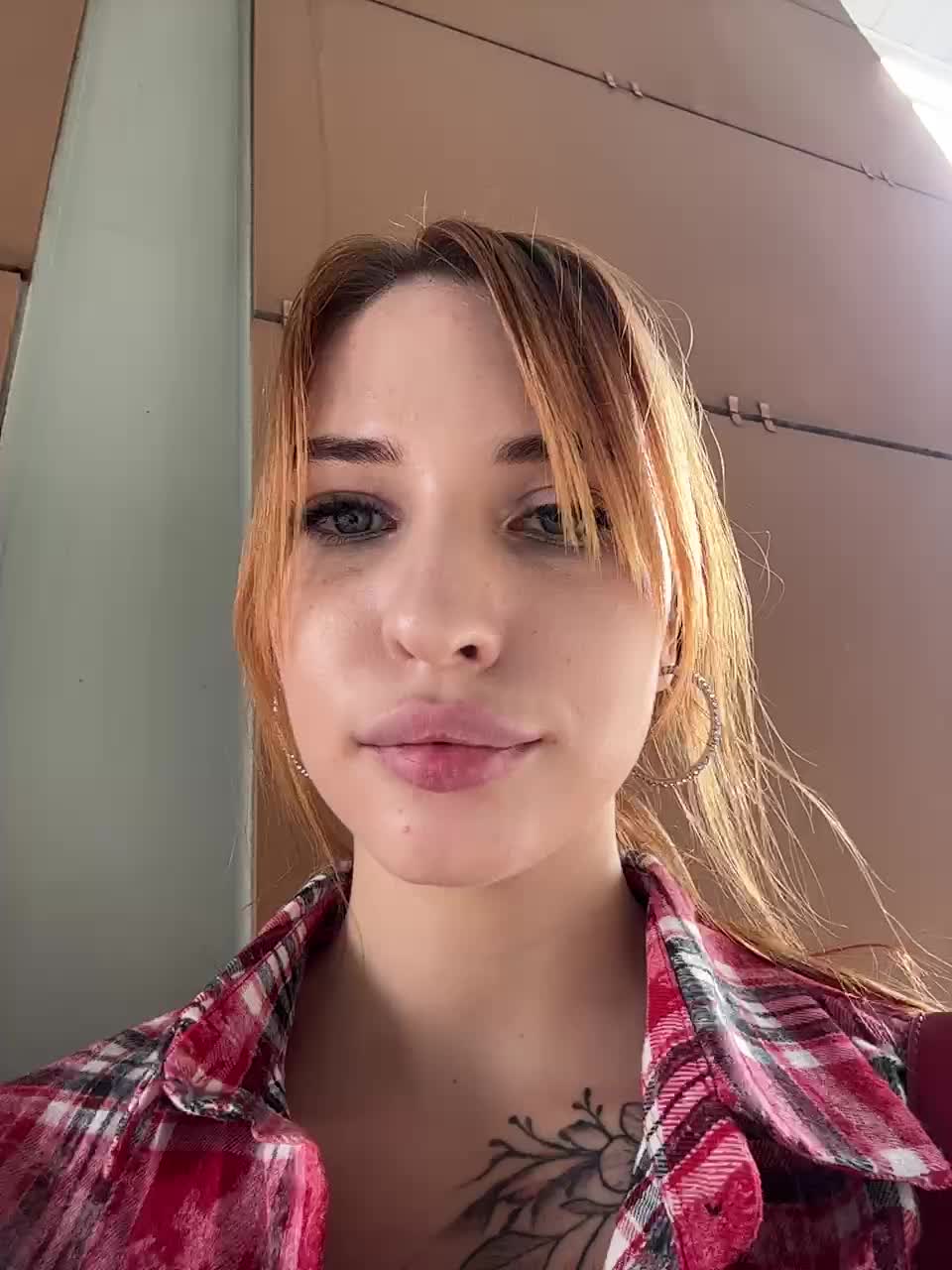 View or download file christi_candy on 2024-10-14 from bongacams