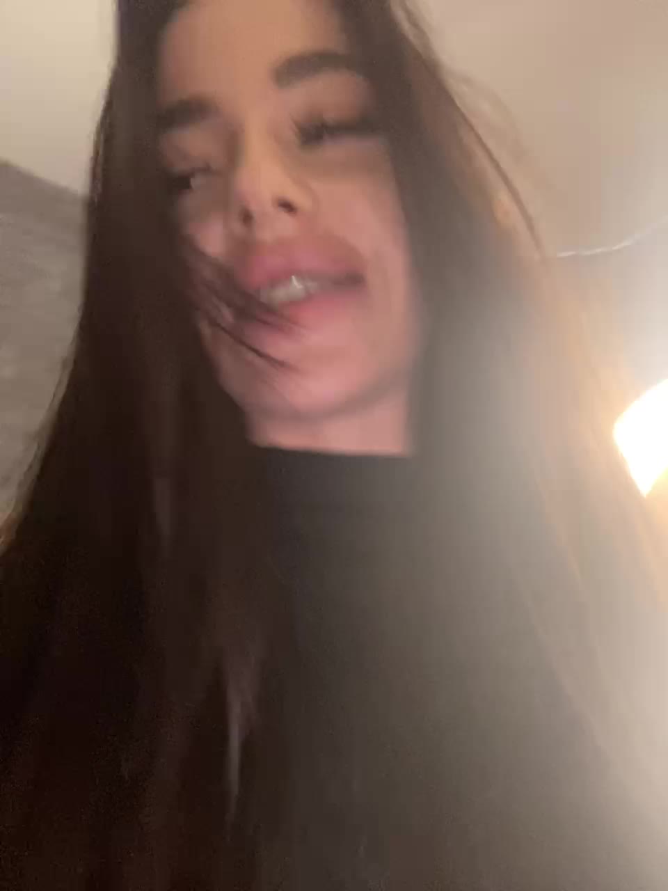 View or download file hotgirleva on 2024-10-14 from bongacams