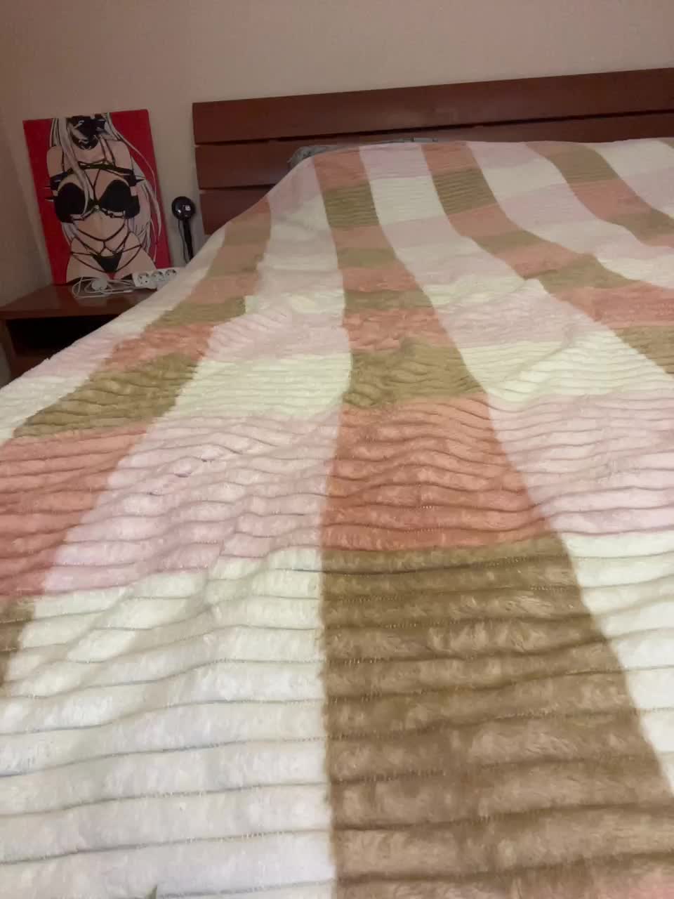 View or download file peach__alice on 2024-10-15 from bongacams