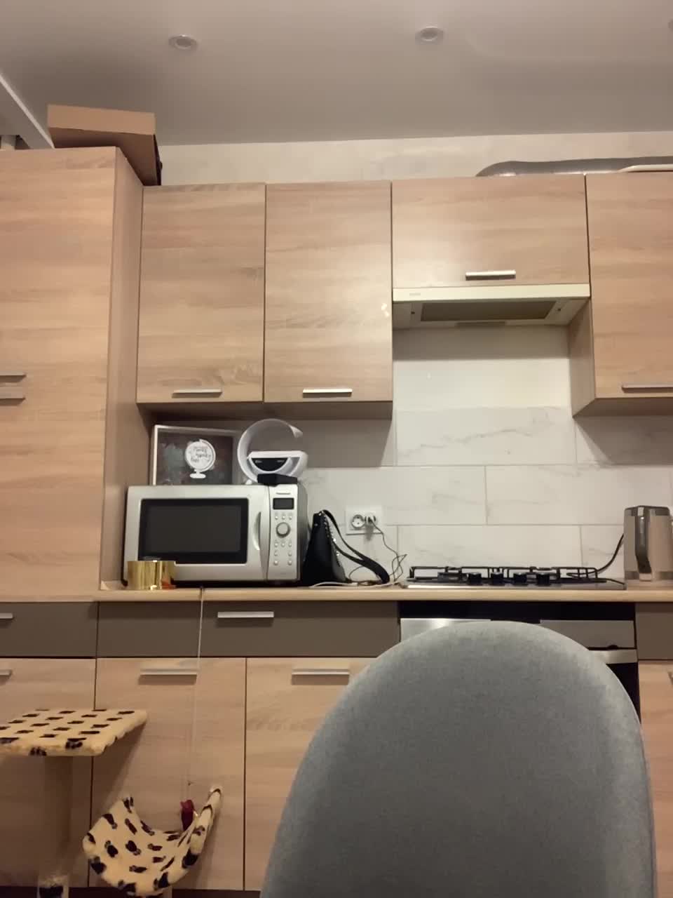 View or download file strawberry_1 on 2024-10-15 from bongacams