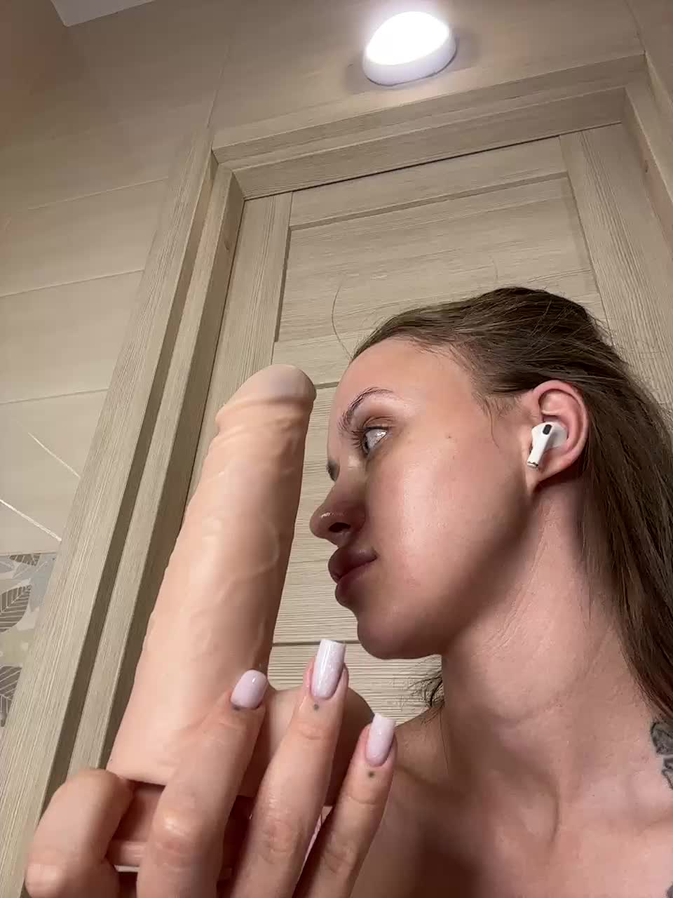 View or download file emilybrix on 2024-10-16 from bongacams