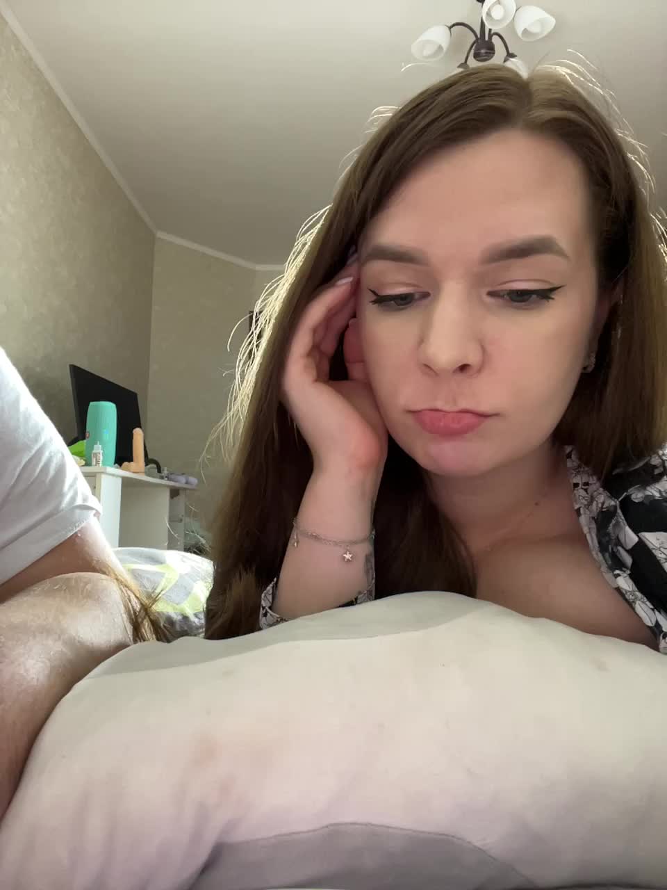 View or download file hellmor on 2024-10-16 from bongacams