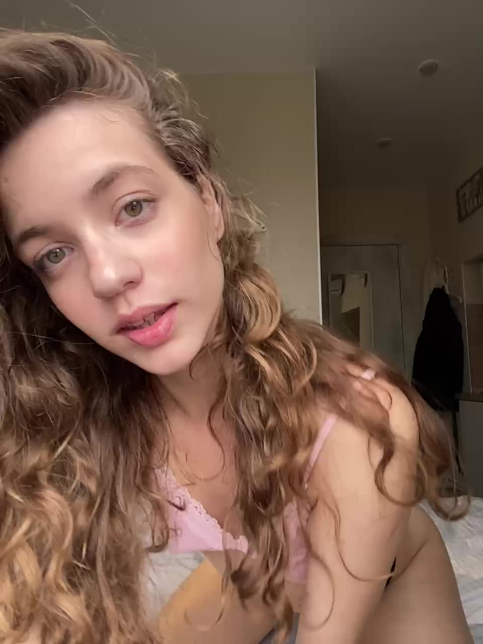 View or download file sarahsupershy on 2024-10-16 from bongacams