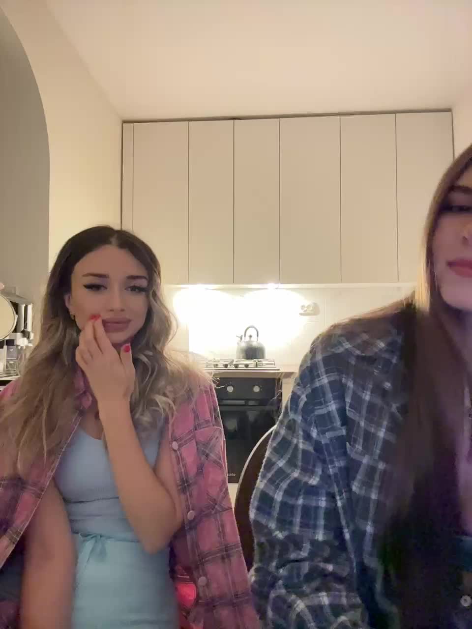 View or download file emilyandmira on 2024-10-17 from bongacams