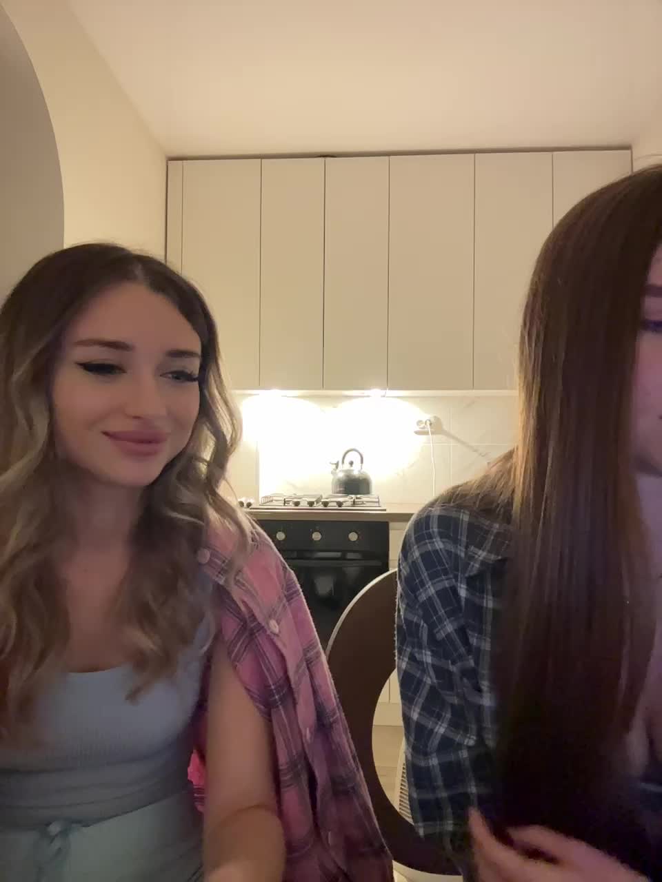 View or download file emilyandmira on 2024-10-17 from bongacams