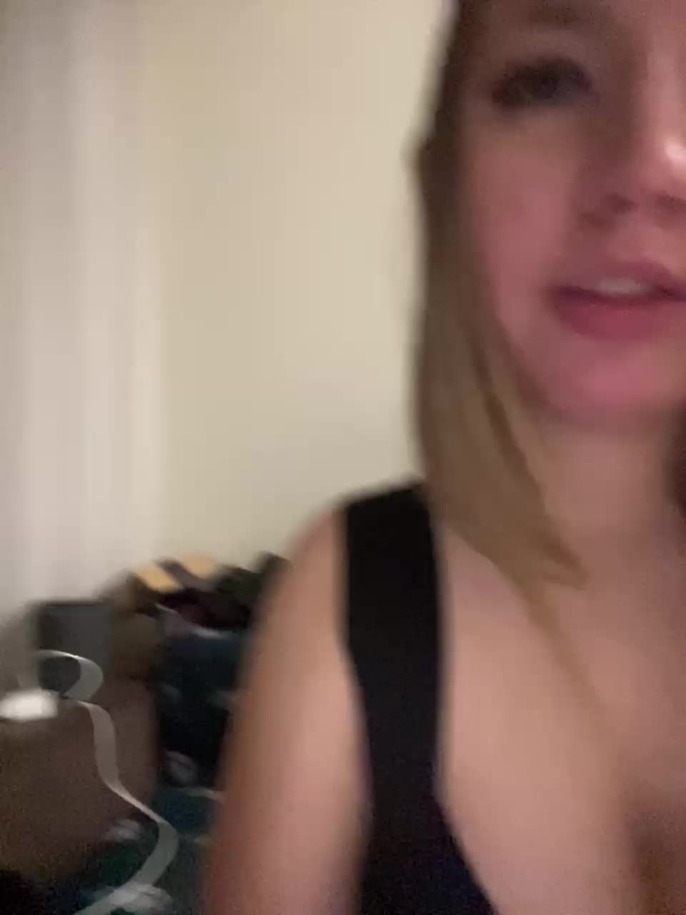 View or download file karolina7 on 2024-10-17 from bongacams