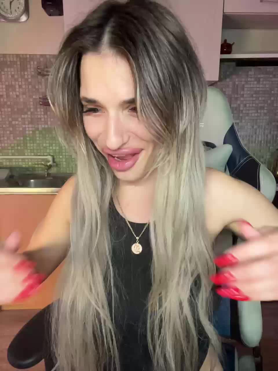 View or download file milenalmur on 2024-10-17 from bongacams