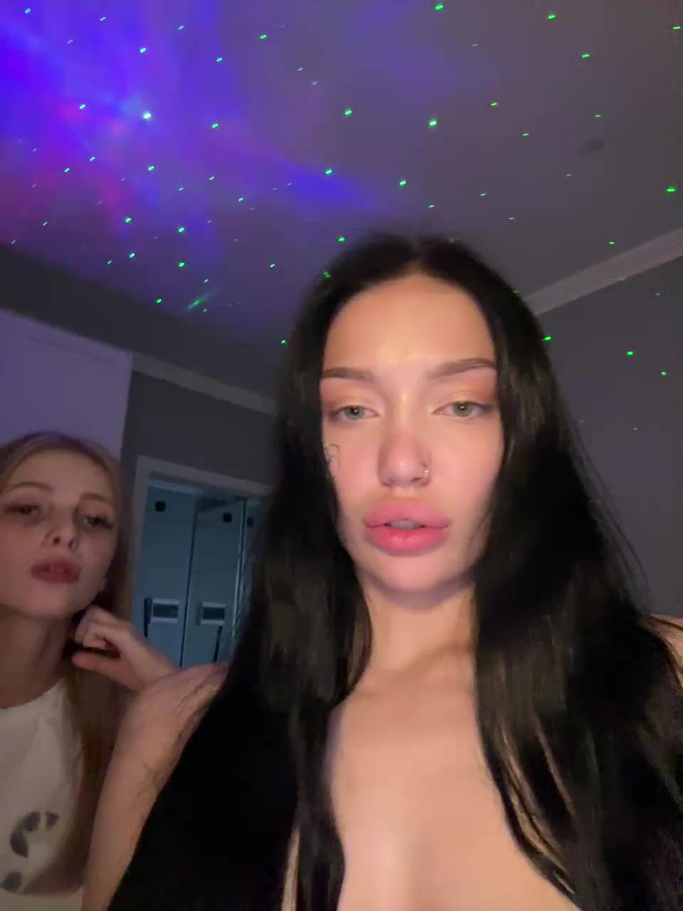 View or download file mollyandkelly on 2024-10-17 from bongacams