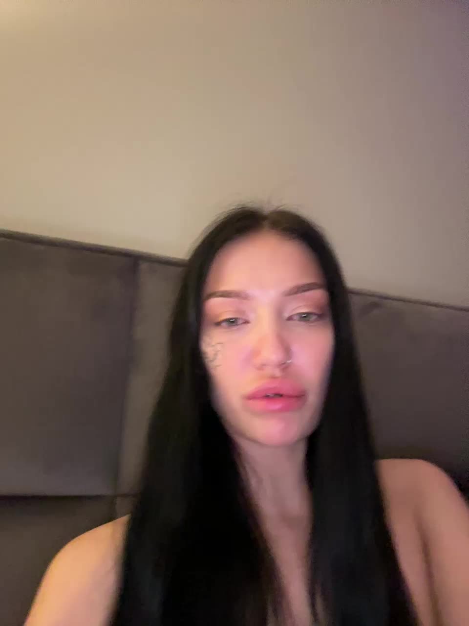 View or download file mollyandkelly on 2024-10-17 from bongacams