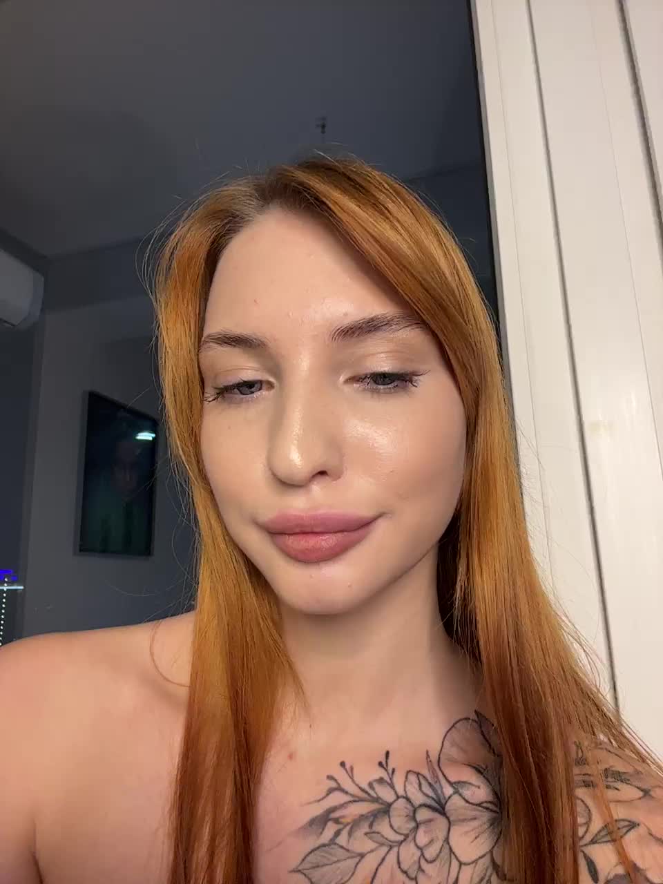 View or download file christi_candy on 2024-10-18 from bongacams