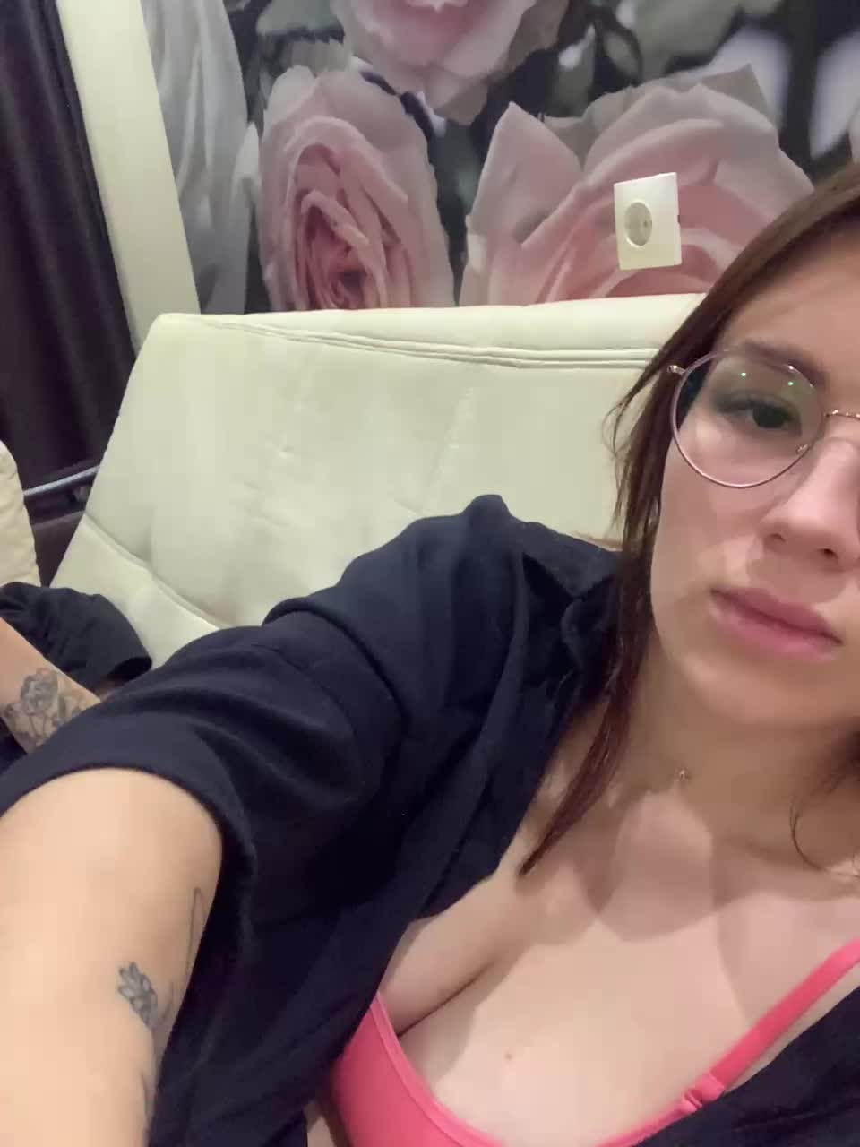 View or download file kaliss1599 on 2024-10-18 from bongacams