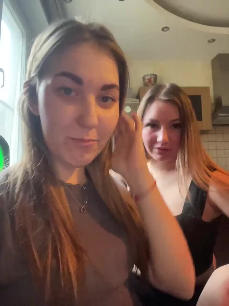 View or download file karolina7 on 2024-10-18 from bongacams