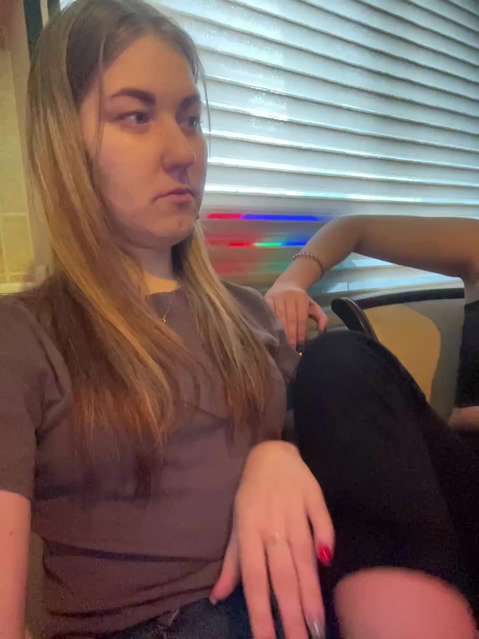 View or download file karolina7 on 2024-10-18 from bongacams