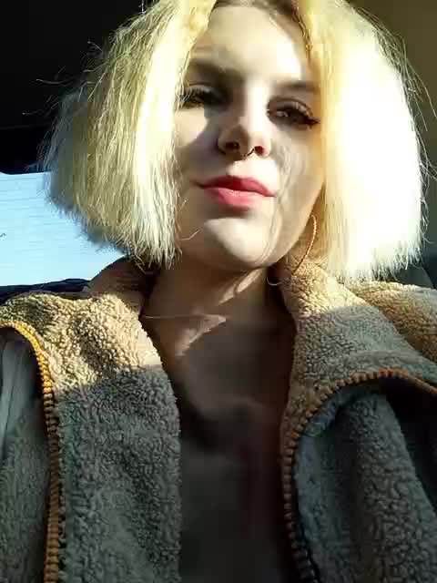 View or download file marie_outdoor on 2024-10-18 from bongacams