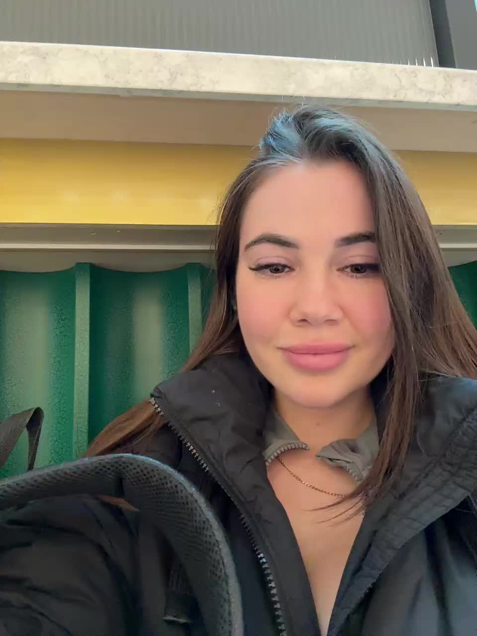 View or download file moinik on 2024-10-18 from bongacams